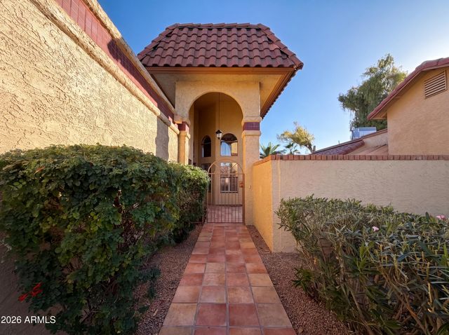 12346 S SHOSHONI Drive, Phoenix, AZ 85044