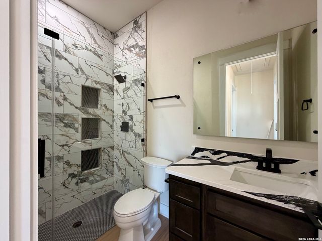 712 County Road 320, Floresville, TX 78114