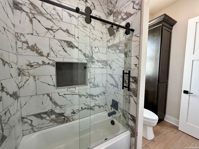 712 County Road 320, Floresville, TX 78114