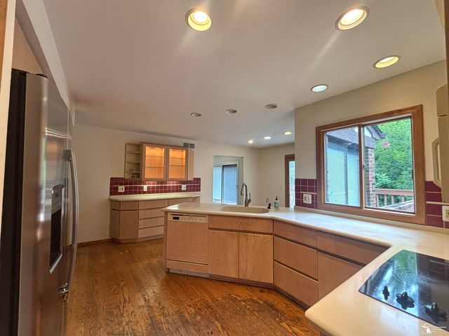 31180 N Park Drive, Farmington, MI 48331