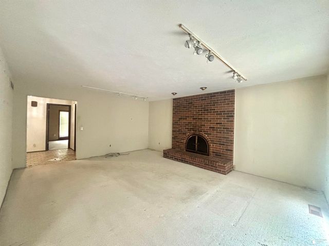 31180 N Park Drive, Farmington, MI 48331