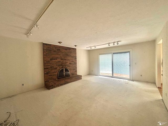 31180 N Park Drive, Farmington, MI 48331