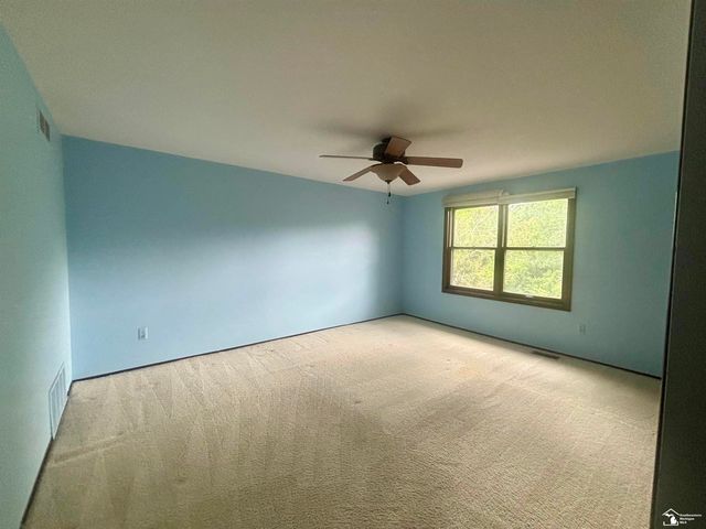 31180 N Park Drive, Farmington, MI 48331