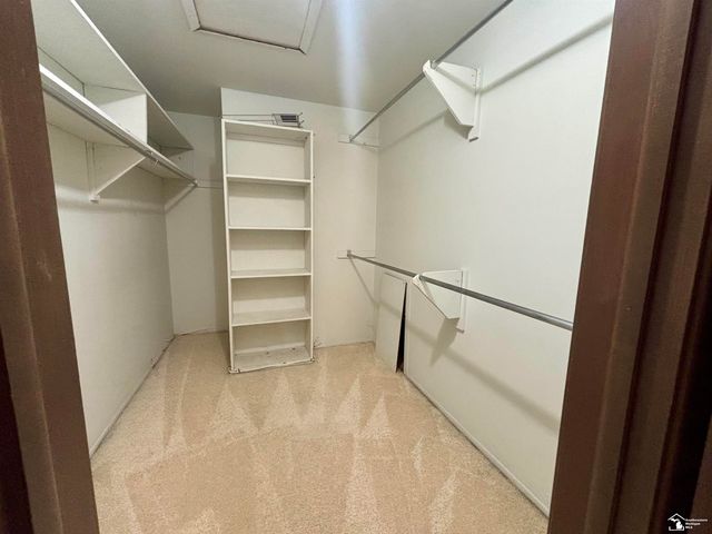 31180 N Park Drive, Farmington, MI 48331