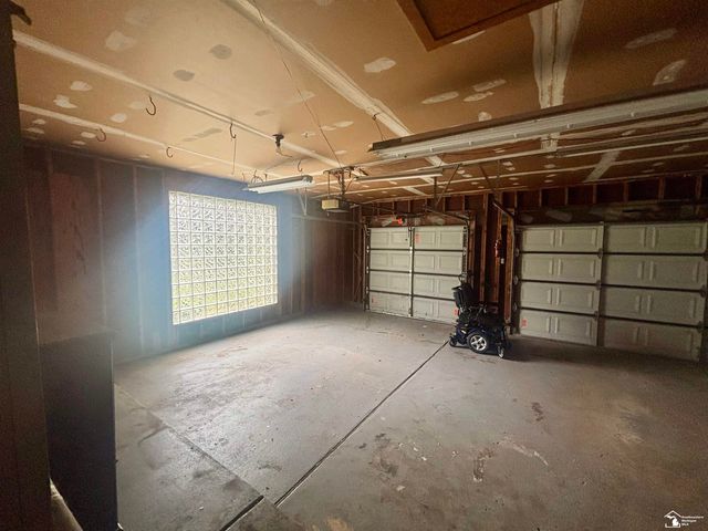 31180 N Park Drive, Farmington, MI 48331