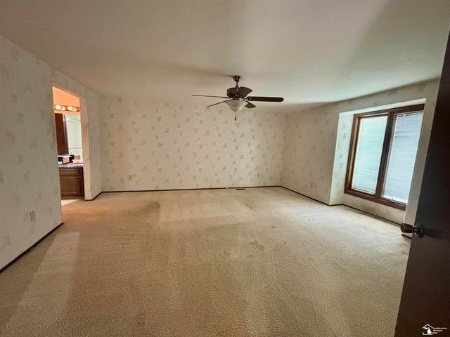 31180 N Park Drive, Farmington, MI 48331