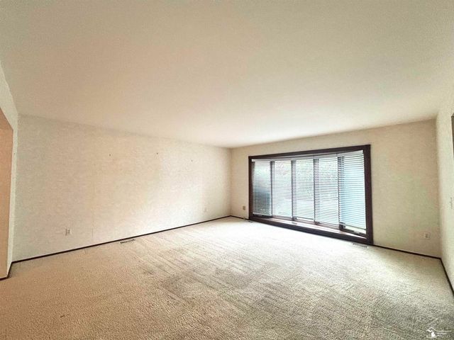 31180 N Park Drive, Farmington, MI 48331