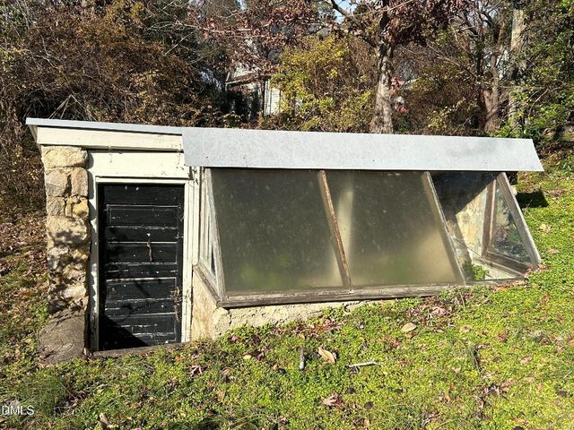 906 Old Lystra Road, Chapel Hill, NC 27517