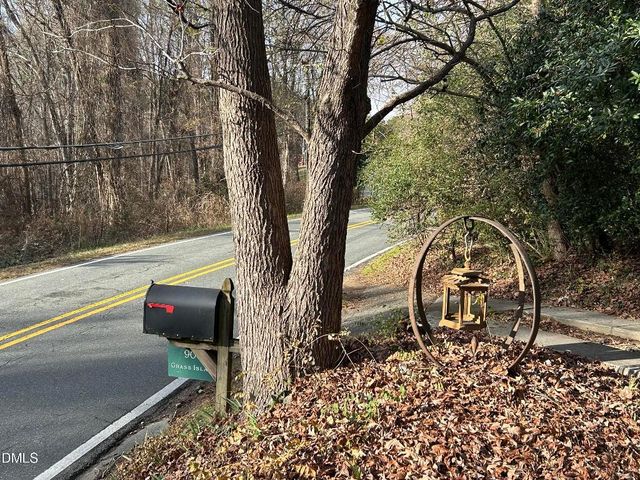 906 Old Lystra Road, Chapel Hill, NC 27517