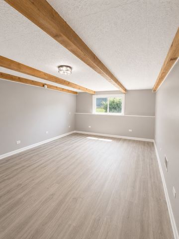 8808 S 85th Court, Hickory Hills, IL 60457