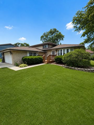 8808 S 85th Court, Hickory Hills, IL 60457