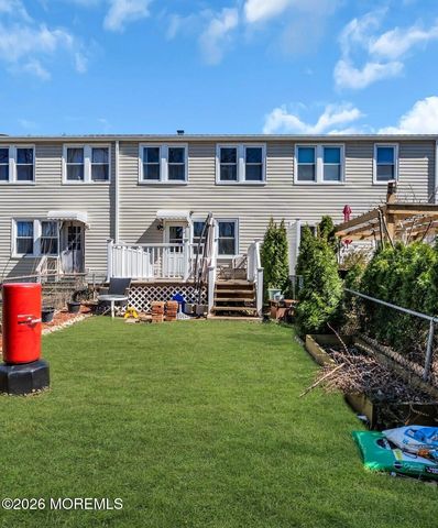 111 Barker Avenue, Shrewsbury Twp, NJ 07724