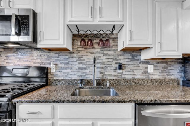 111 Barker Avenue, Shrewsbury Twp, NJ 07724