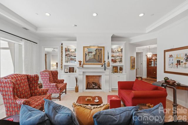 229 N Church Street 403, Charlotte, NC 28202