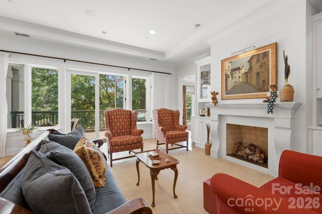 229 N Church Street 403, Charlotte, NC 28202