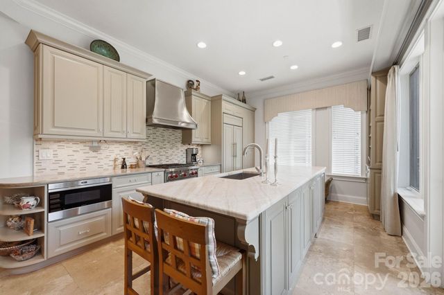 229 N Church Street 403, Charlotte, NC 28202
