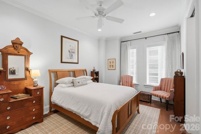 229 N Church Street 403, Charlotte, NC 28202