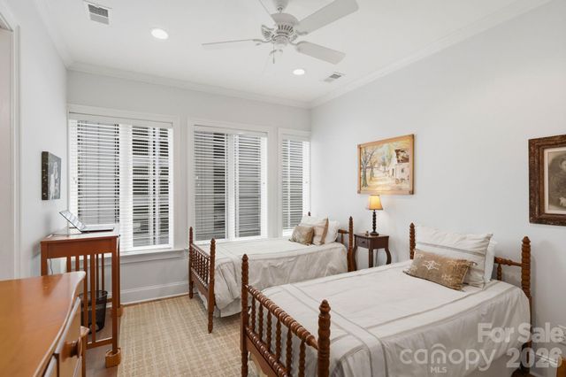 229 N Church Street 403, Charlotte, NC 28202
