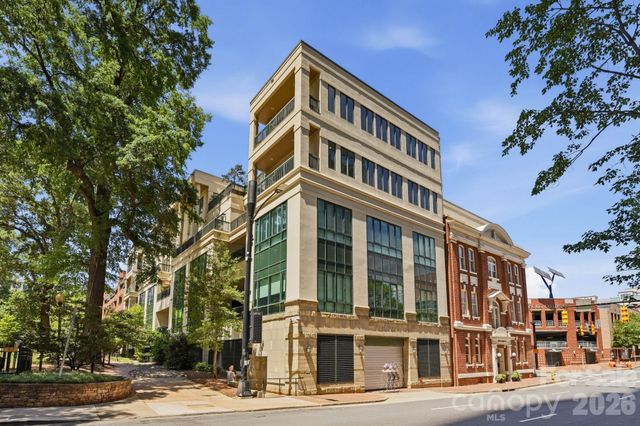 229 N Church Street 403, Charlotte, NC 28202
