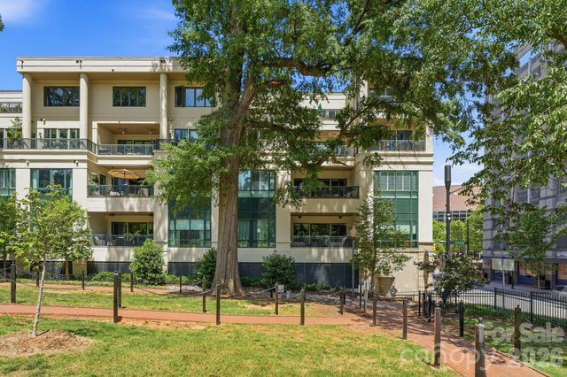 229 N Church Street 403, Charlotte, NC 28202