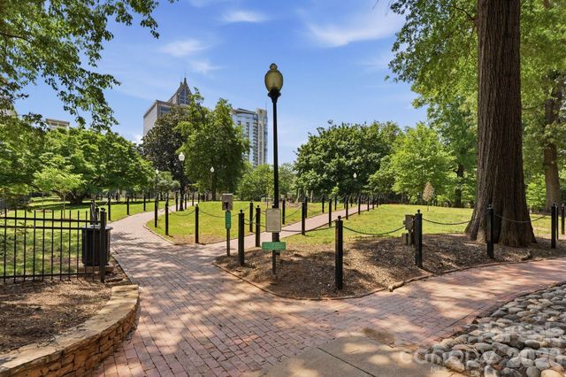 229 N Church Street 403, Charlotte, NC 28202