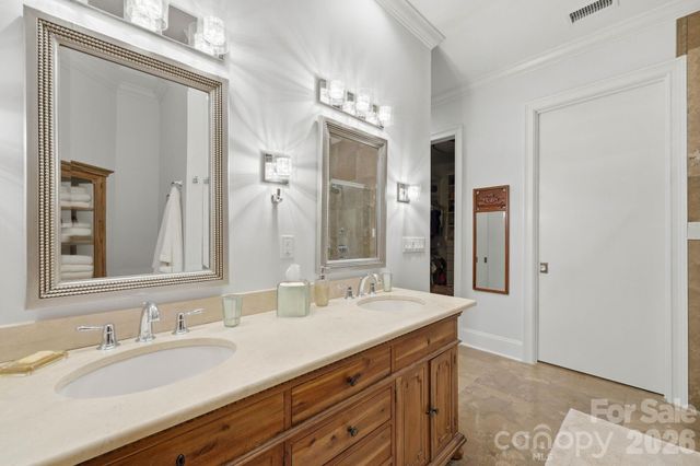 229 N Church Street 403, Charlotte, NC 28202