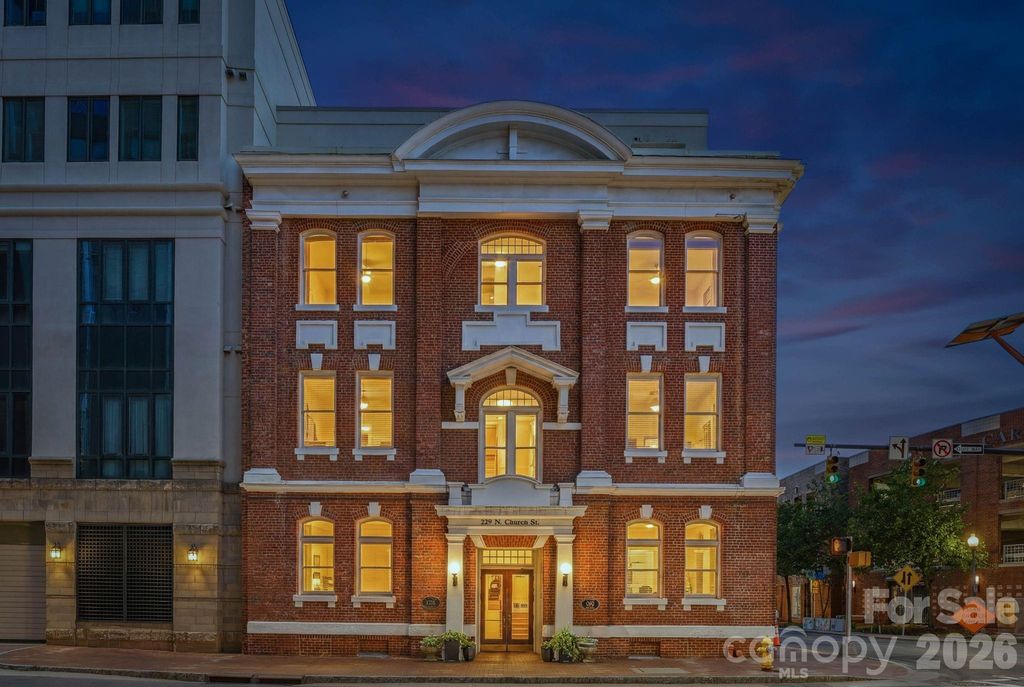 229 N Church Street 403, Charlotte, NC 28202