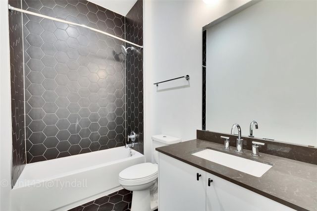 800 Embassy DR 431, Austin, TX 78702