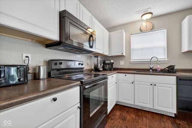 9941 Comb Run Court, Avon, IN 46123