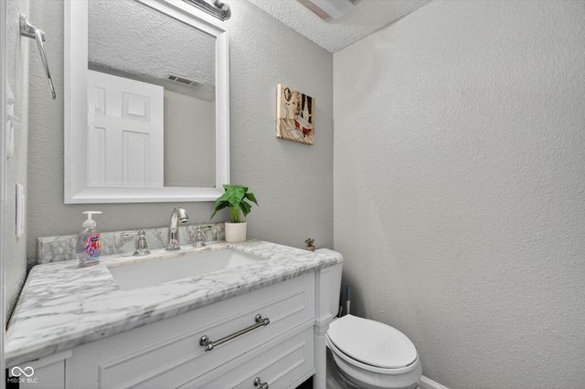 9941 Comb Run Court, Avon, IN 46123