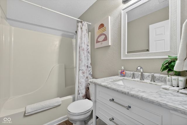 9941 Comb Run Court, Avon, IN 46123