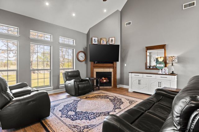 1203 Silver Oak Street, Mount Pleasant, TX 75455