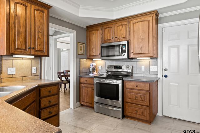 1203 Silver Oak Street, Mount Pleasant, TX 75455