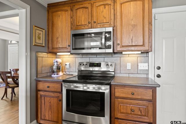 1203 Silver Oak Street, Mount Pleasant, TX 75455