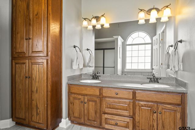 1203 Silver Oak Street, Mount Pleasant, TX 75455