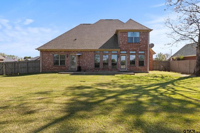 1203 Silver Oak Street, Mount Pleasant, TX 75455