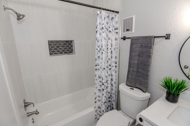 13009 Wirevine Lane, Houston, TX 77072