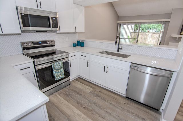 13009 Wirevine Lane, Houston, TX 77072
