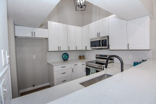 13009 Wirevine Lane, Houston, TX 77072