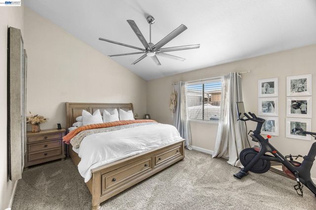 502 Chablis Way, Manteca, CA 95337