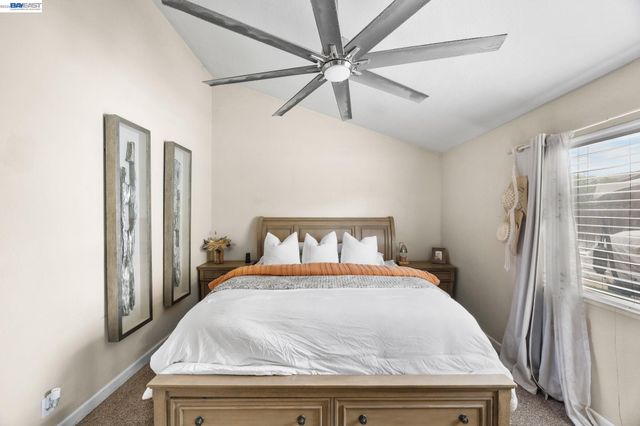 502 Chablis Way, Manteca, CA 95337