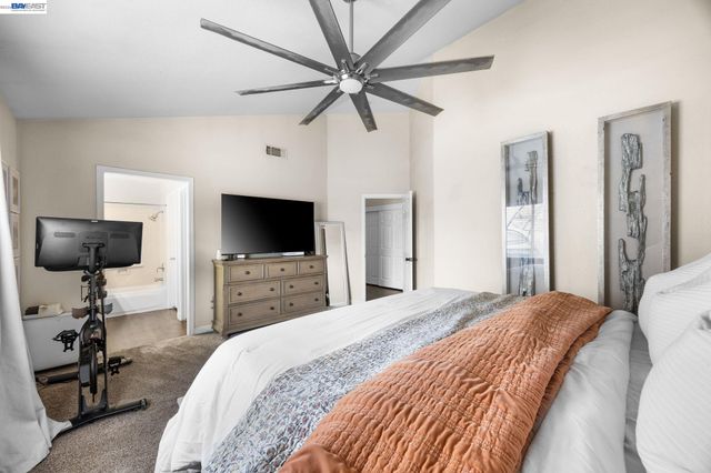 502 Chablis Way, Manteca, CA 95337