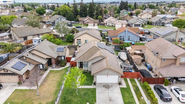 502 Chablis Way, Manteca, CA 95337