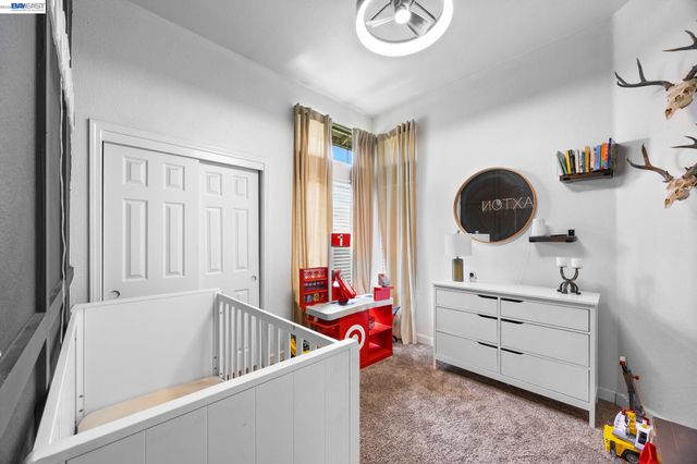 502 Chablis Way, Manteca, CA 95337