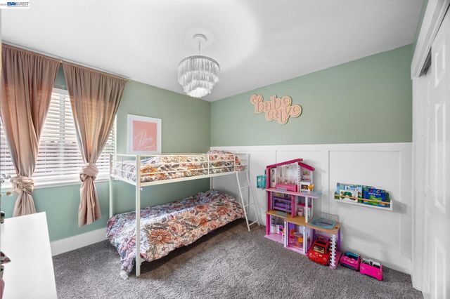 502 Chablis Way, Manteca, CA 95337