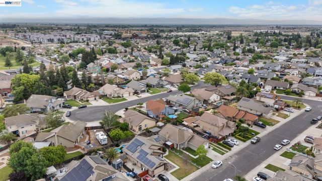 502 Chablis Way, Manteca, CA 95337