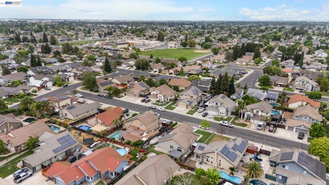 502 Chablis Way, Manteca, CA 95337