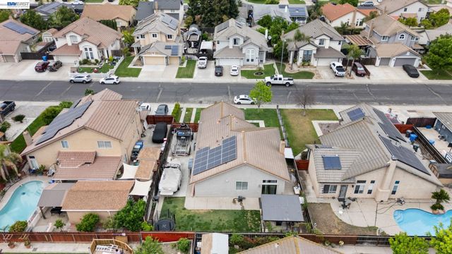 502 Chablis Way, Manteca, CA 95337