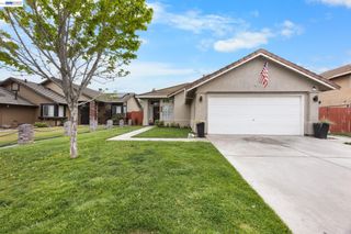 502 Chablis Way, Manteca, CA 95337