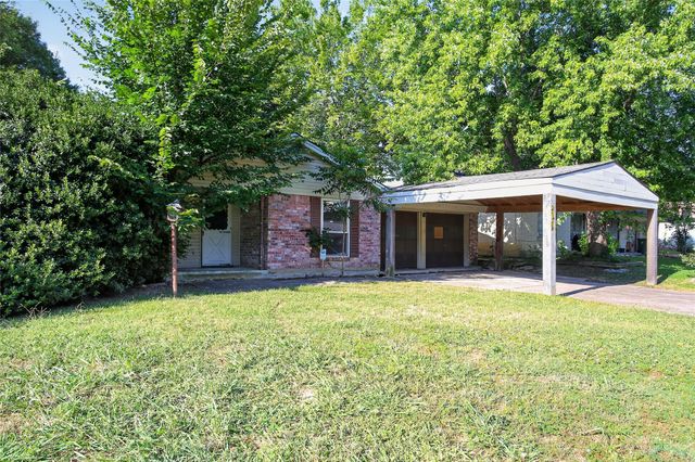 2108 Barton Drive, Arlington, TX 76010